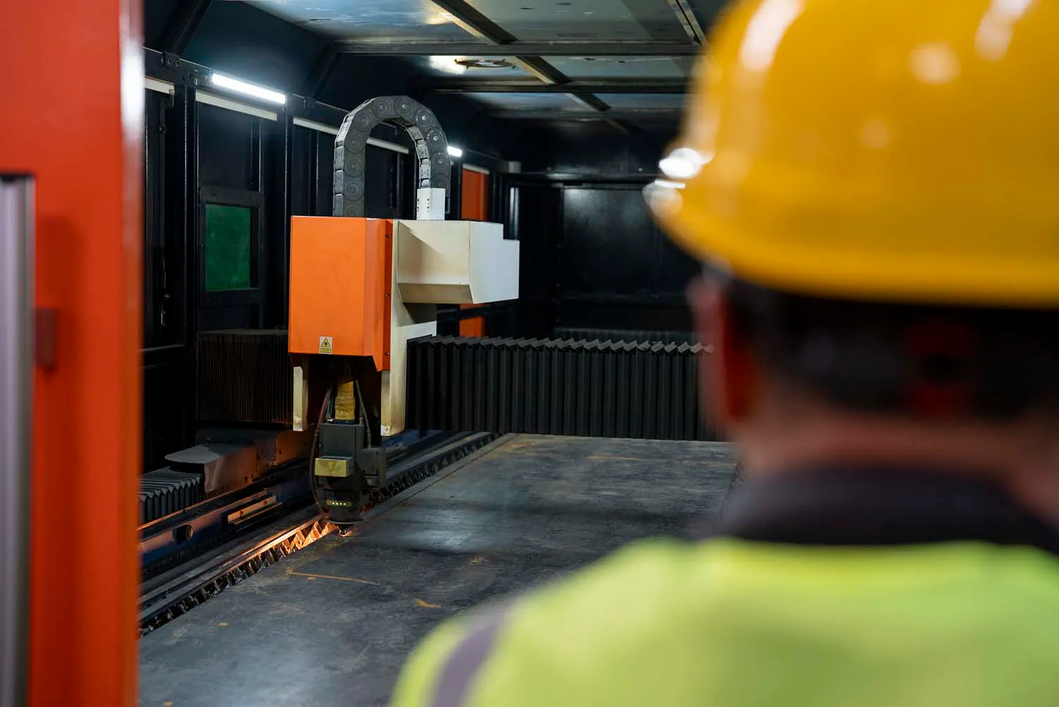 CNC fiber lazer sac kesim süreci